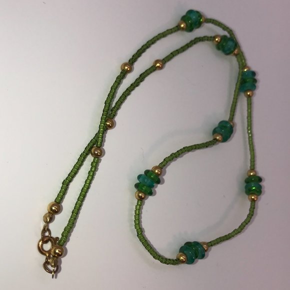 21 1/2" Green and Gold Seed Bead Necklace - Picture 6 of 6